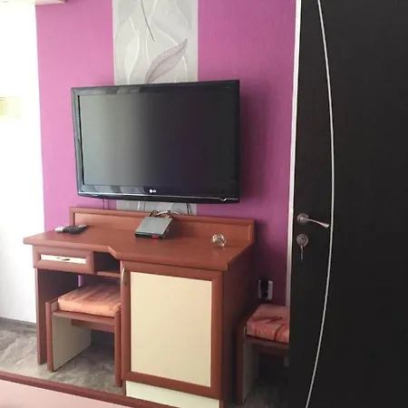 ели بيت ضيافة